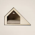 Carica l'immagine nel visualizzatore della galleria, Cat House