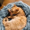 Carica l'immagine nel visualizzatore della galleria, Floofy Cat Bed